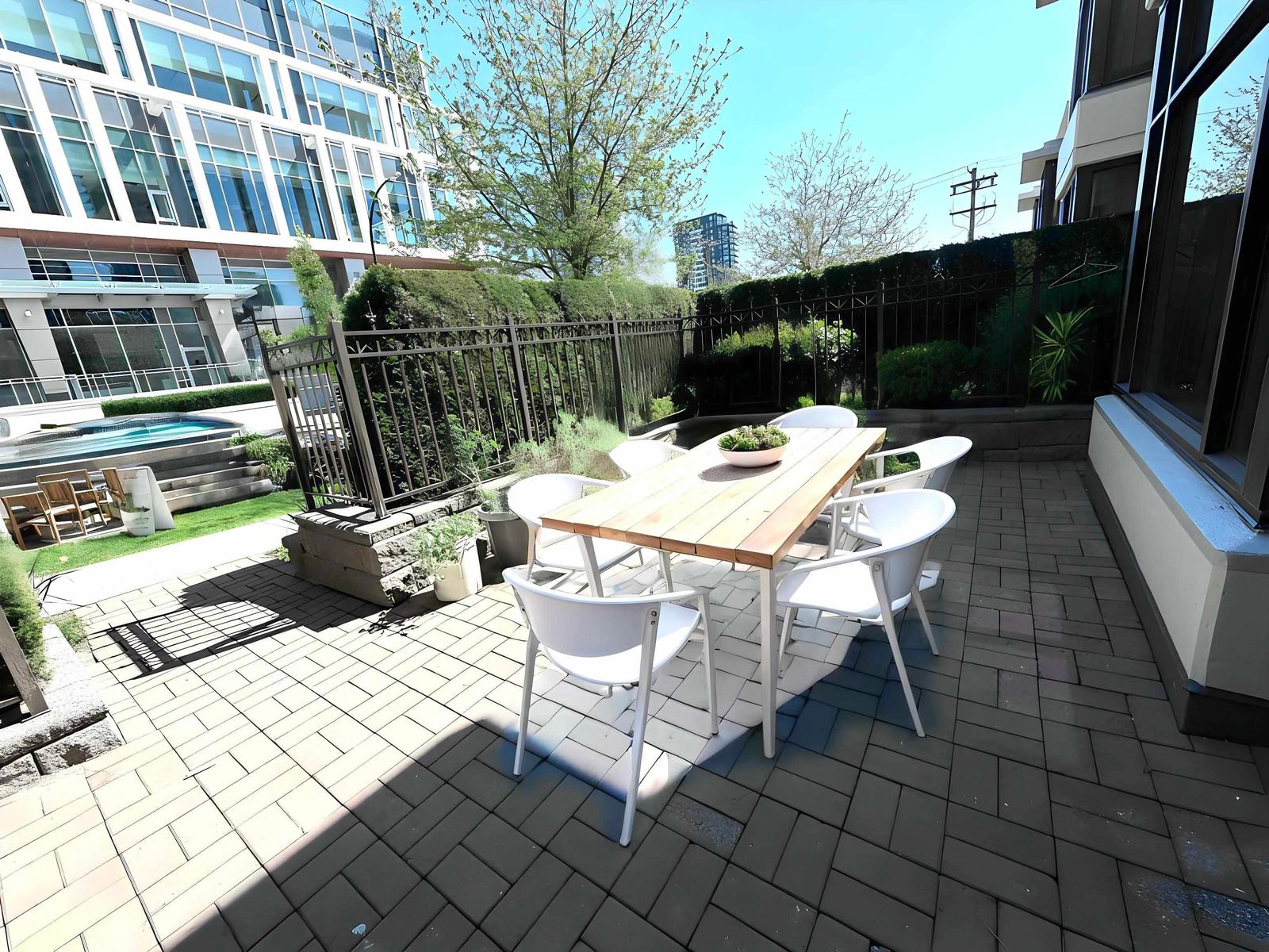 Listing Image 10