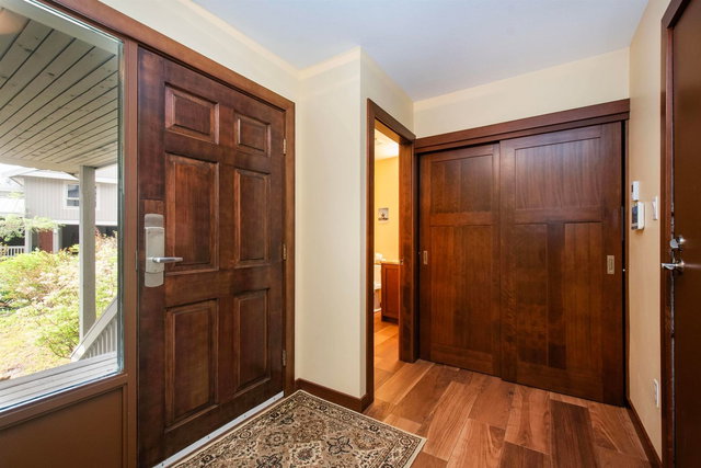 3123 St Moritz Crescent