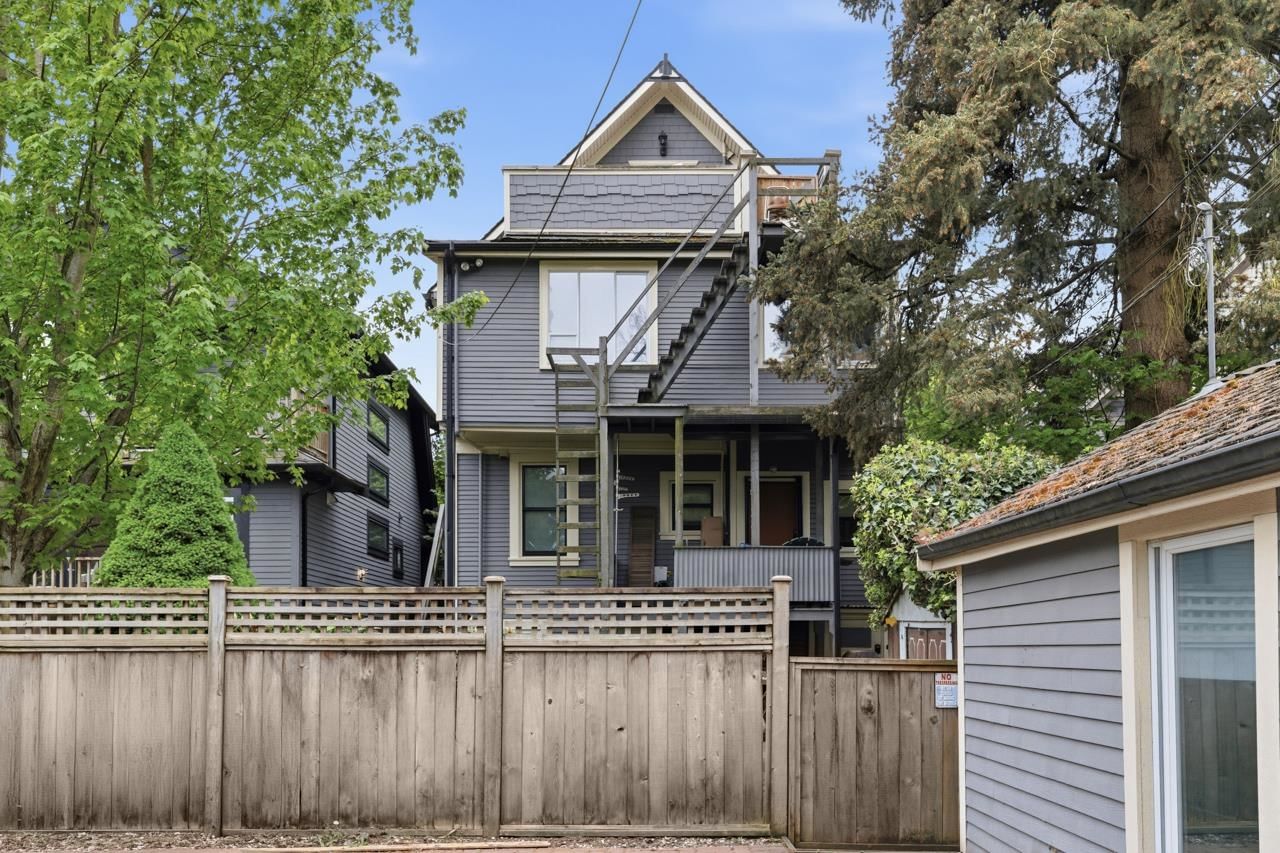 Listing Image 8