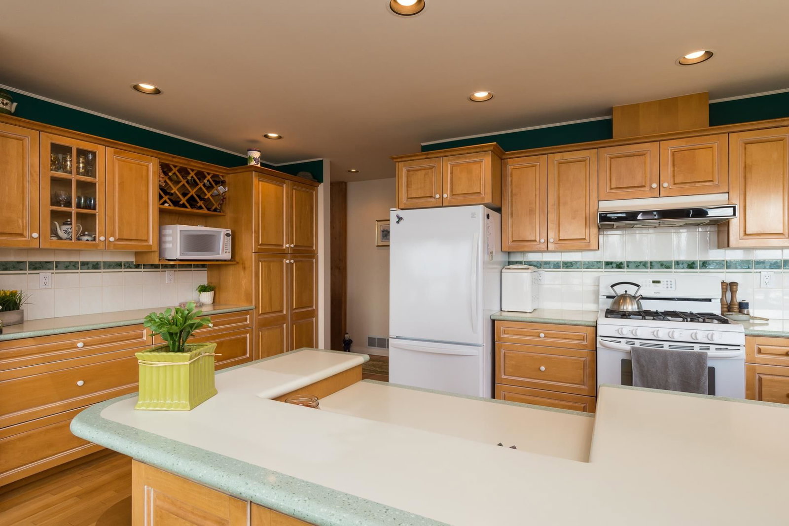 Listing Image 19