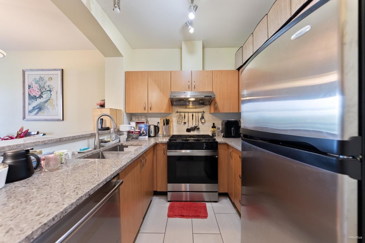 Listing Image 4