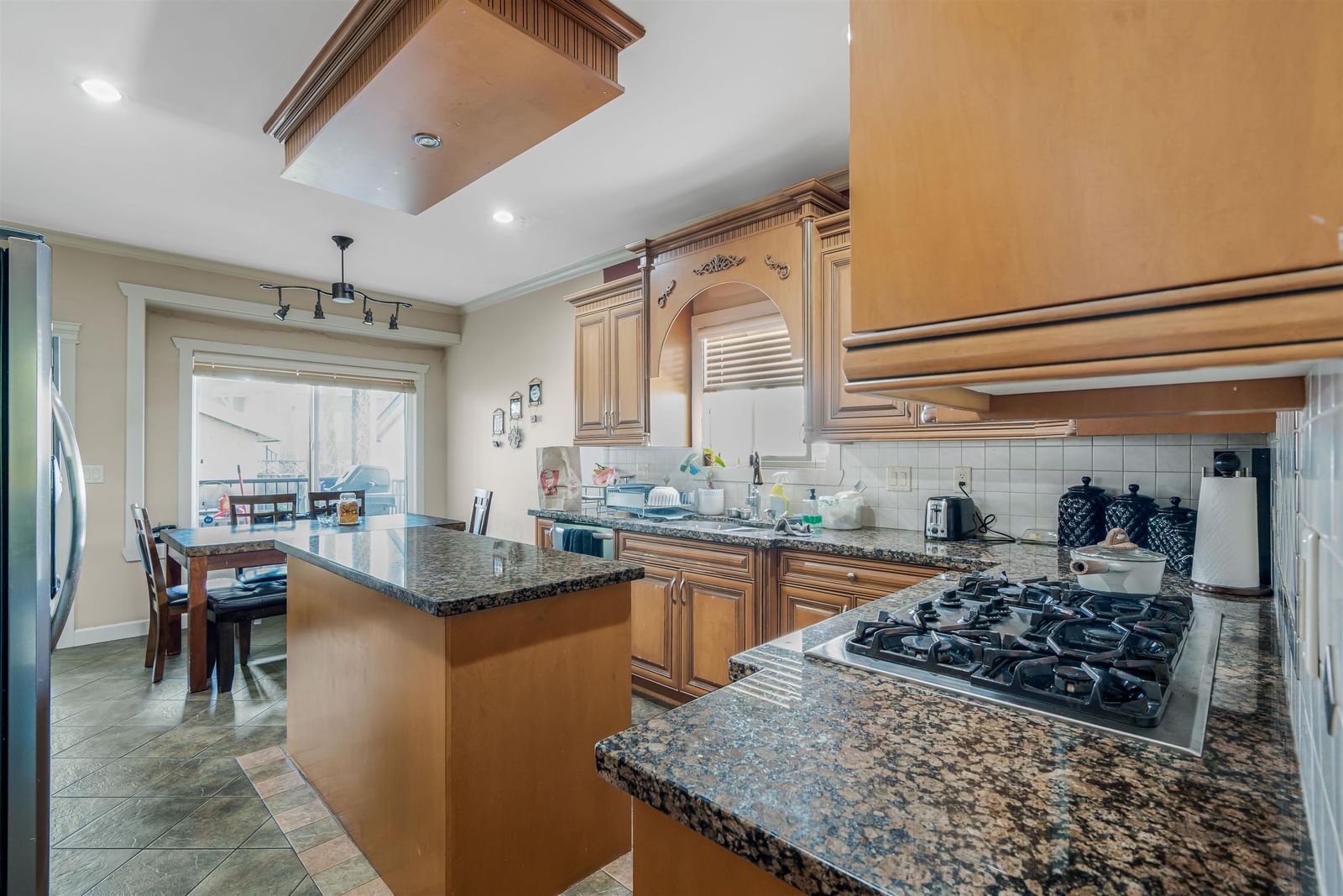 Listing Image 11