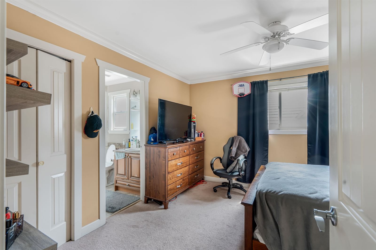 Listing Image 17