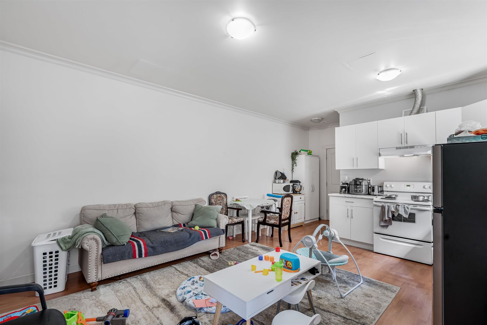 Listing Image 22