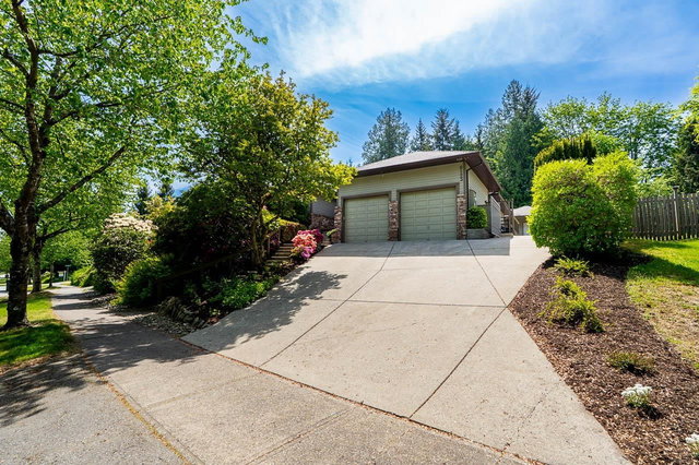 6123 Killarney Drive