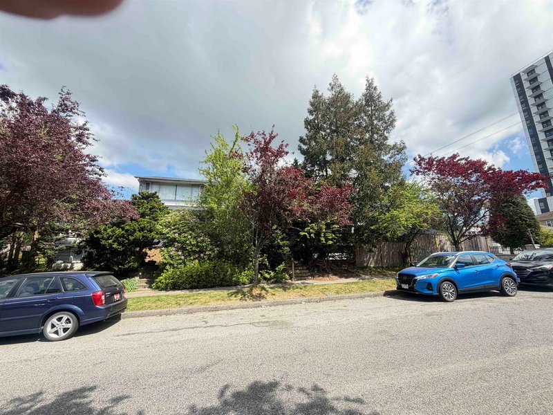 495 39th Avenue W