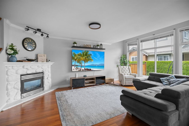 10 - 7475 Garnet Drive