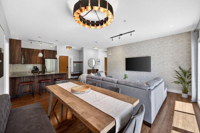 212 - 1025 Legacy Way