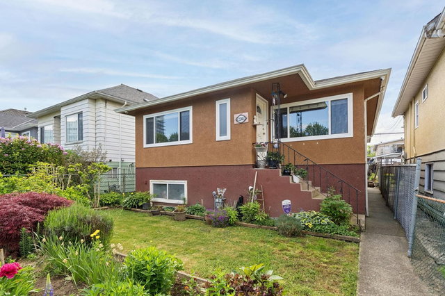 2248 Mannering Avenue