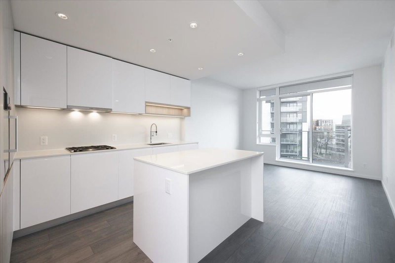 904 - 6808 Minoru Boulevard