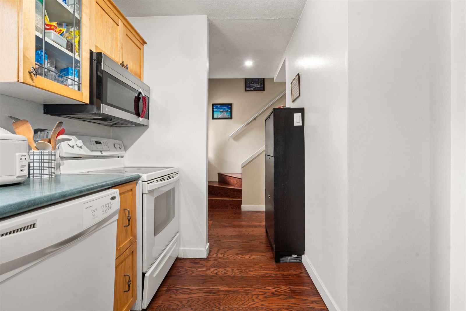 Listing Image 9