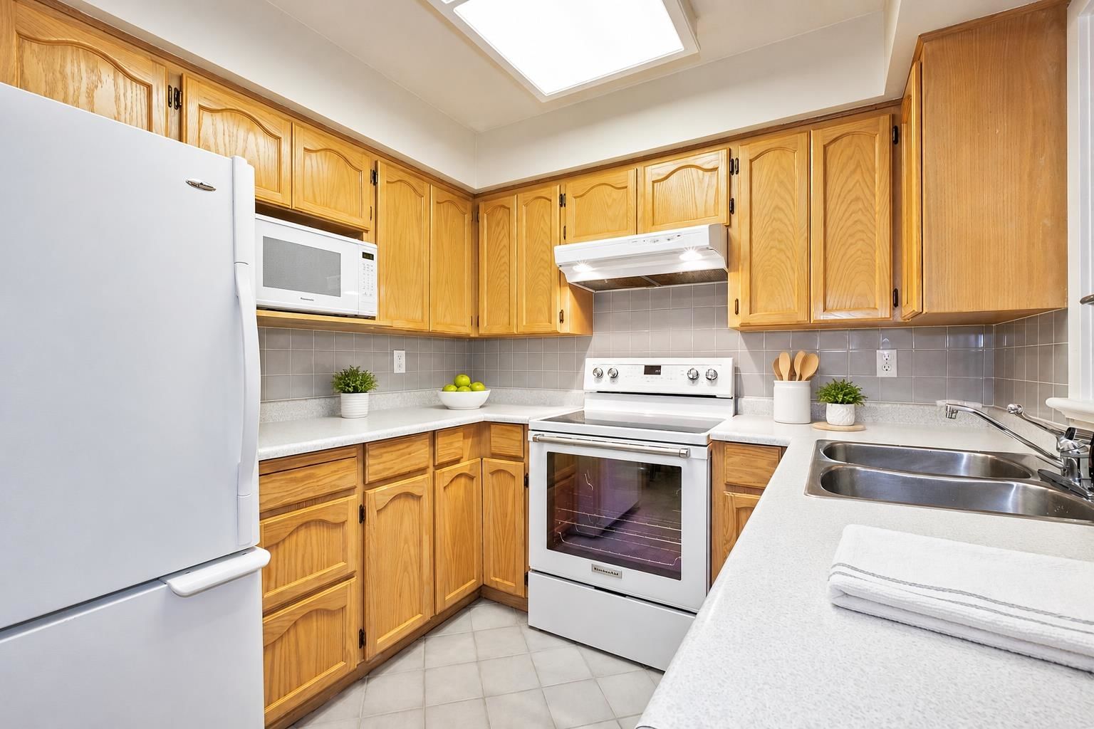 Listing Image 8