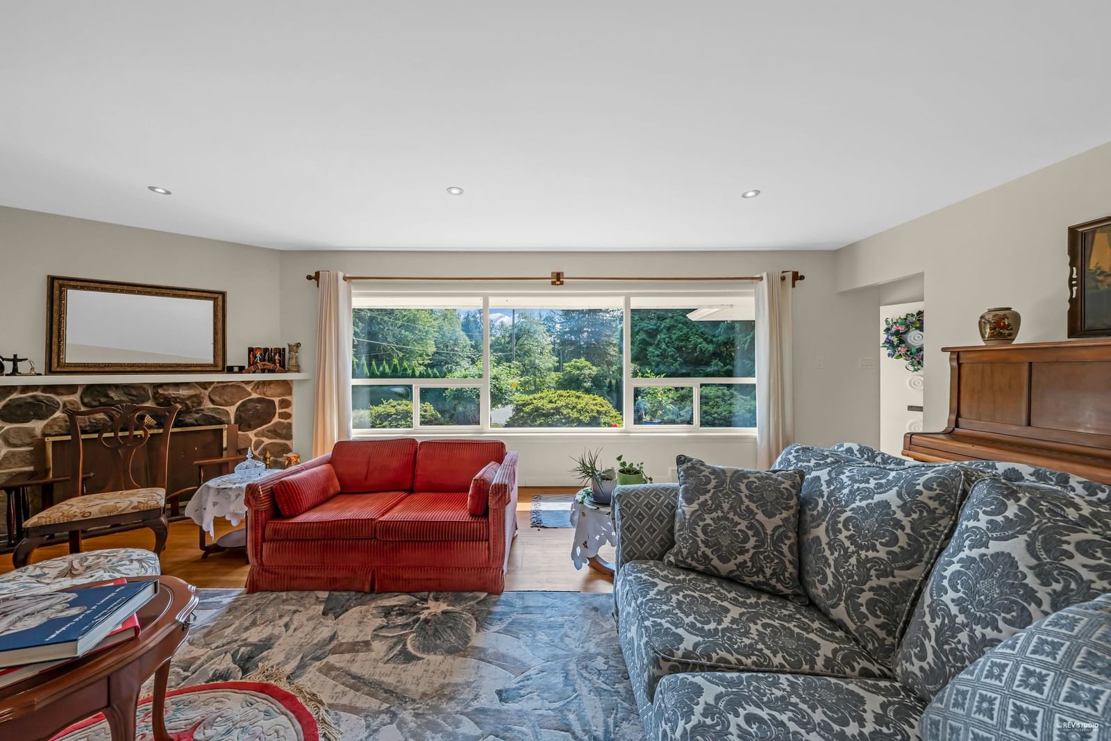Listing Image 6