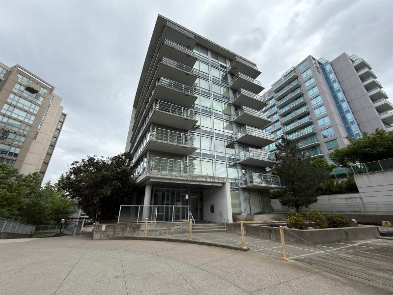 808 - 8280 Lansdowne Road