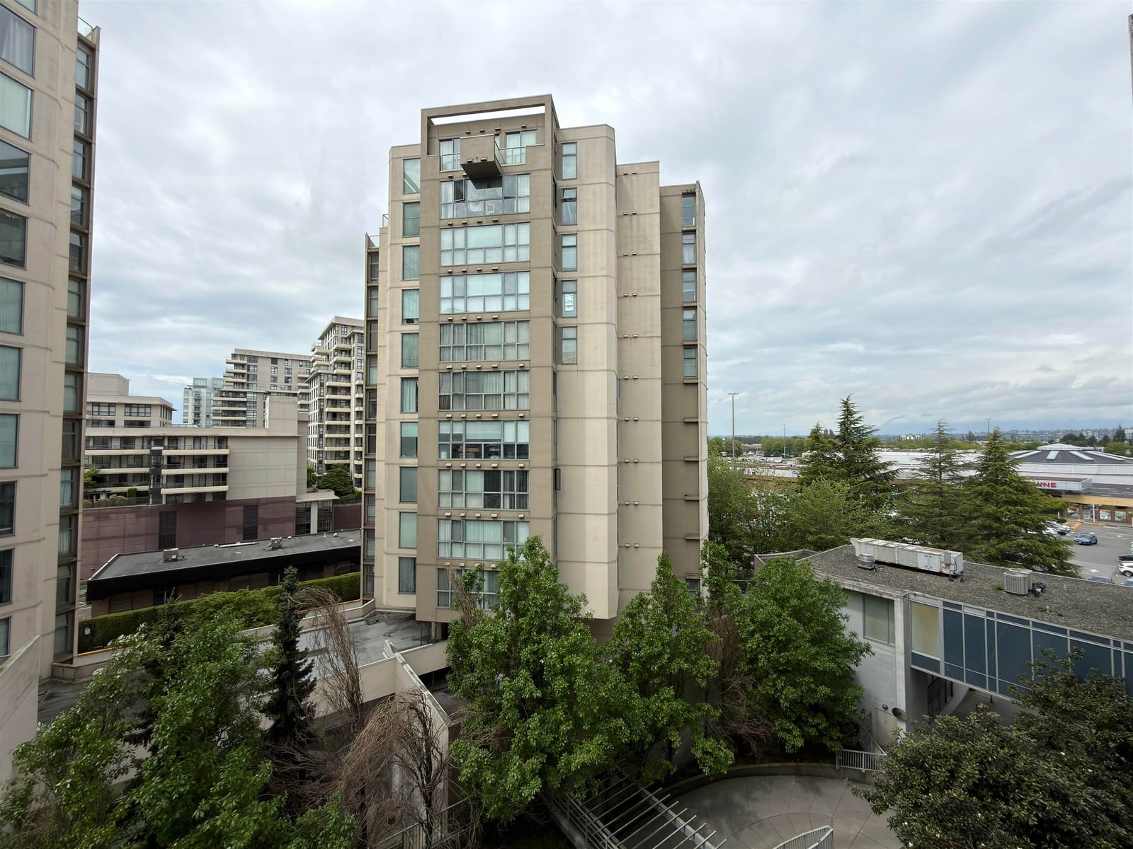 Listing Image 16