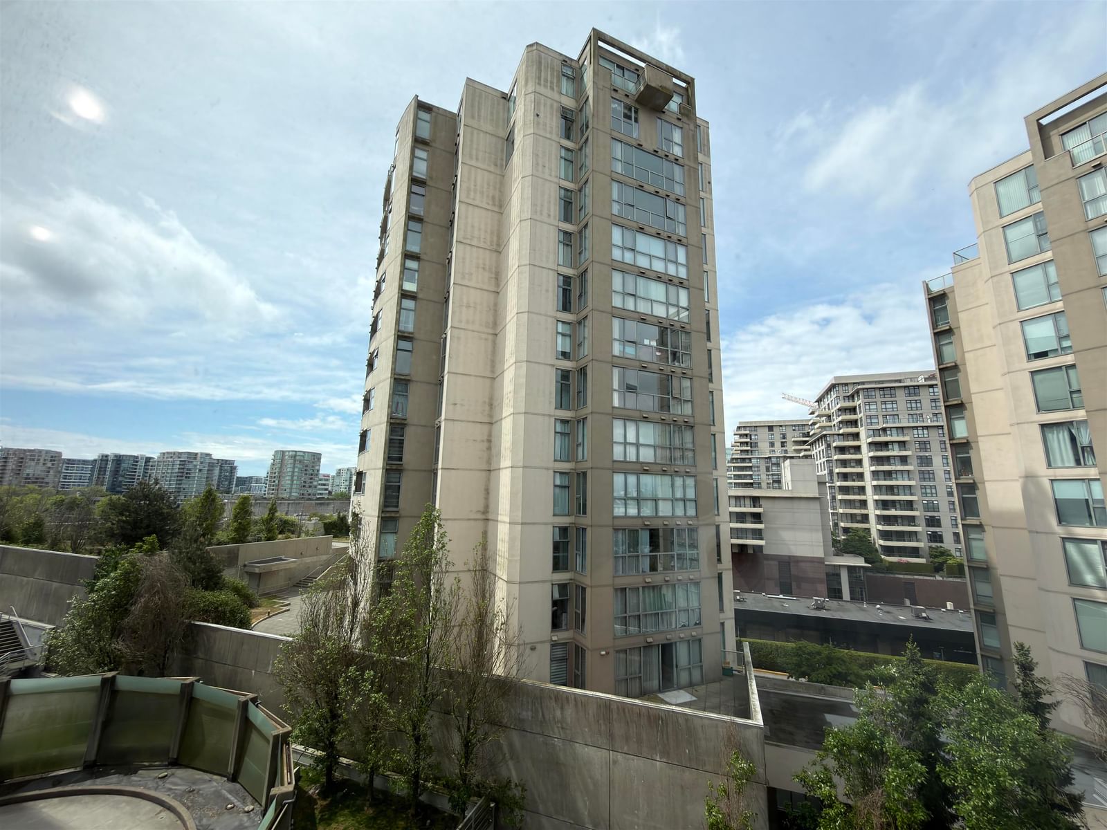 Listing Image 8