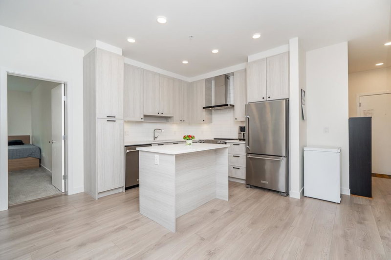 102 - 7133 14th Avenue