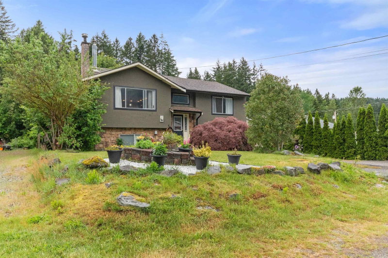21111 Lakeview Crescent