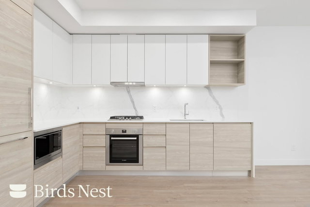 1507 - 595 Austin Avenue