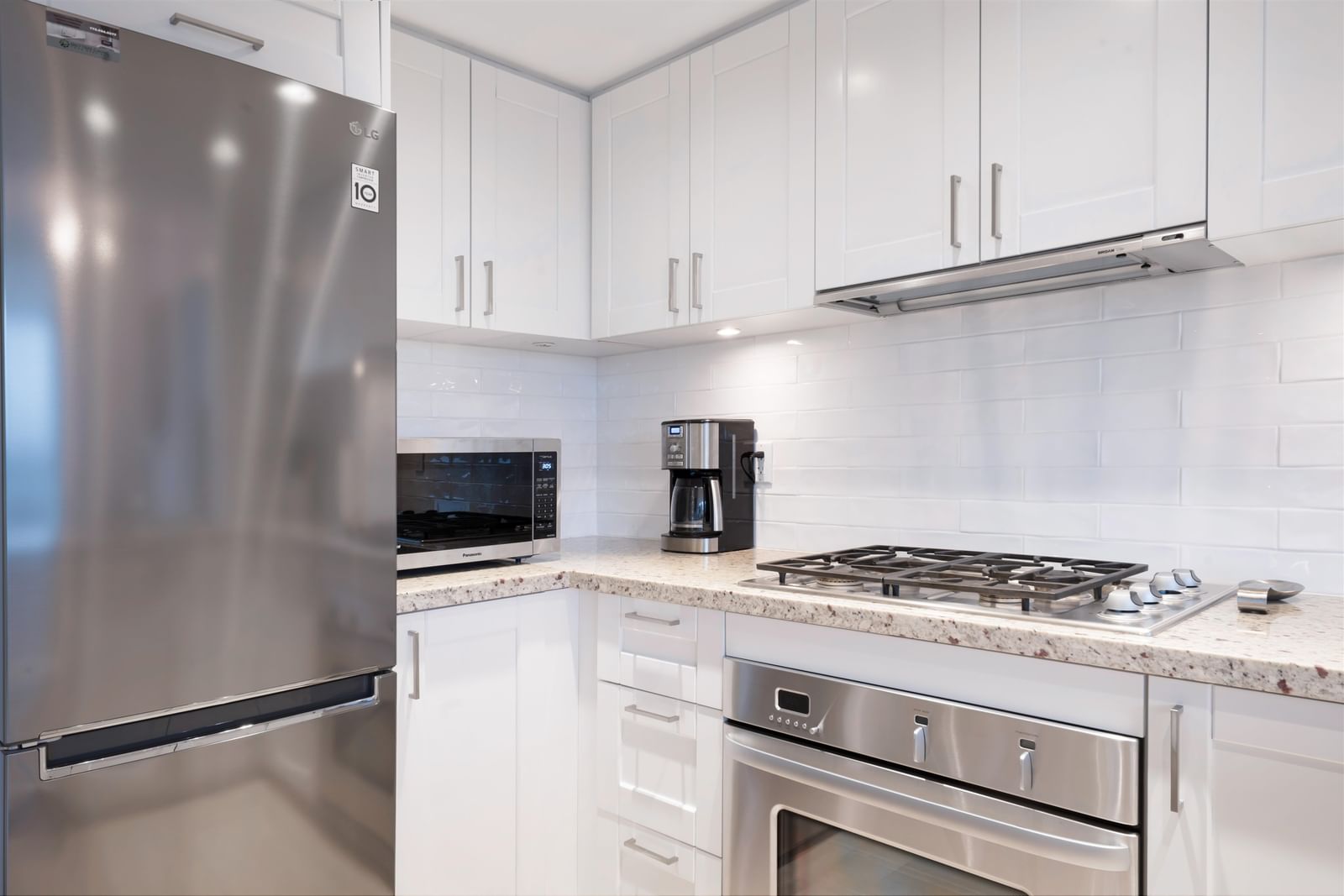 Listing Image 8