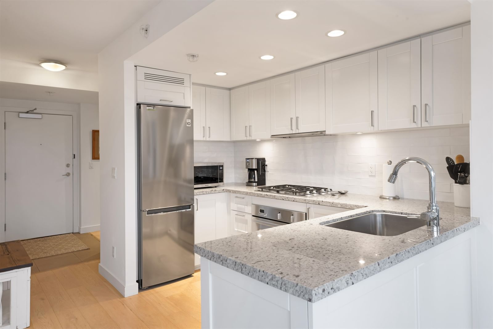Listing Image 9