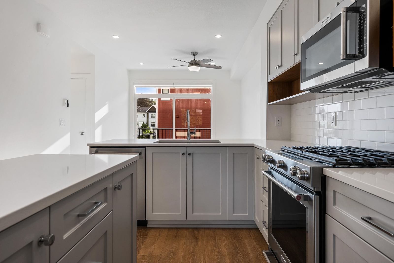 Listing Image 19