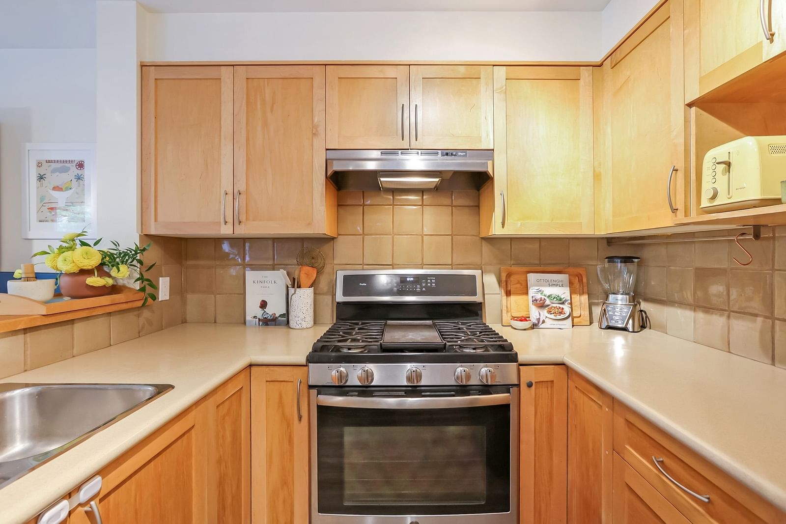 Listing Image 10