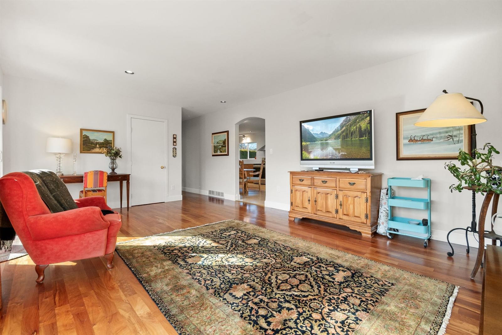 Listing Image 10