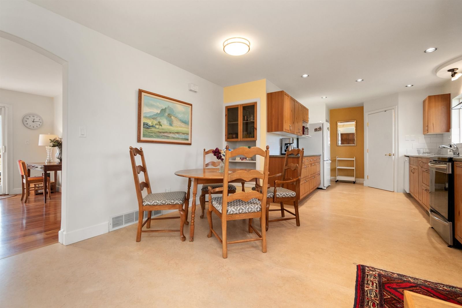 Listing Image 16