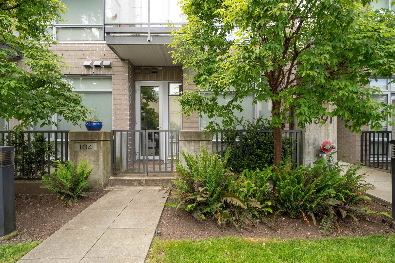 Listing Image 5