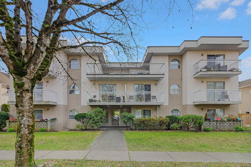 303 - 458 44th Avenue E