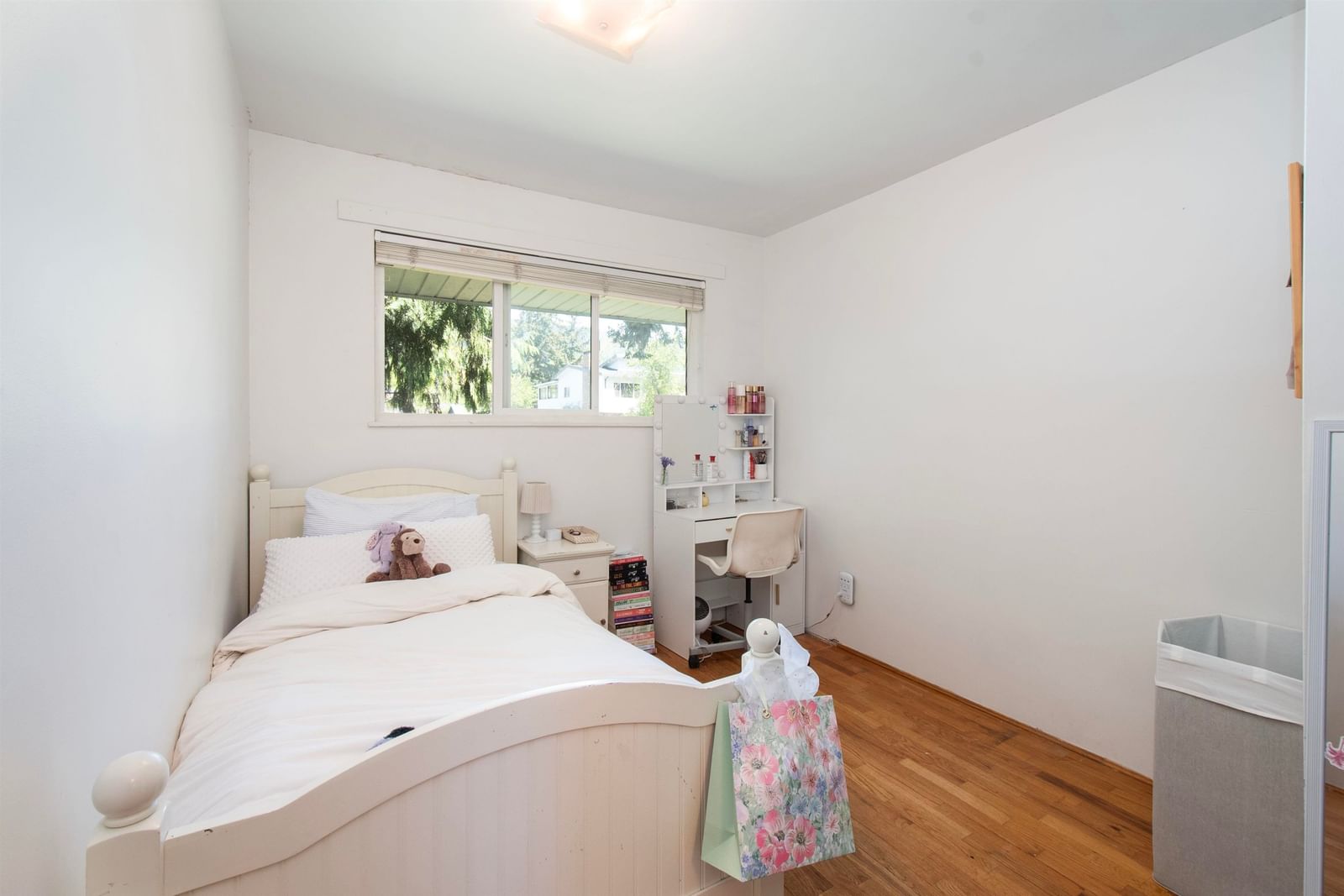 Listing Image 14