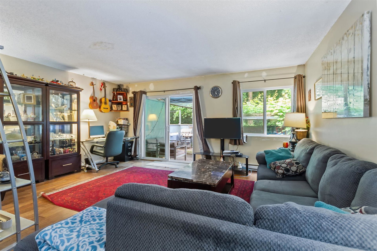 Listing Image 5