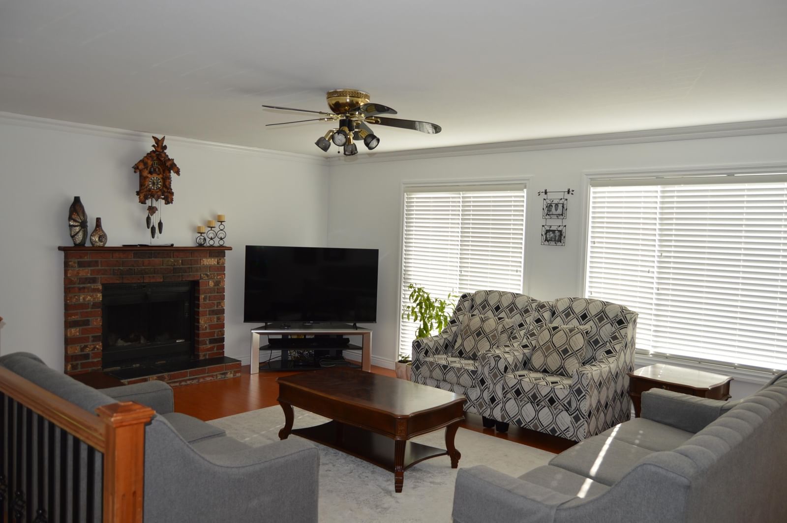 Listing Image 5