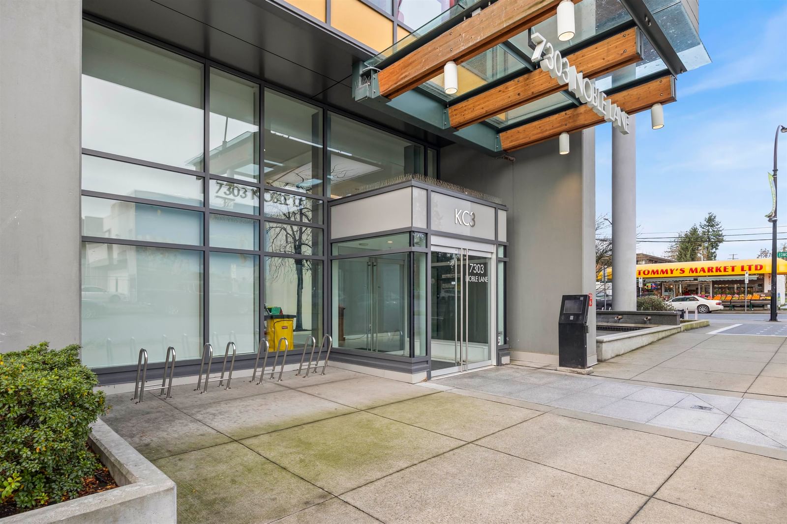 Listing Image 15