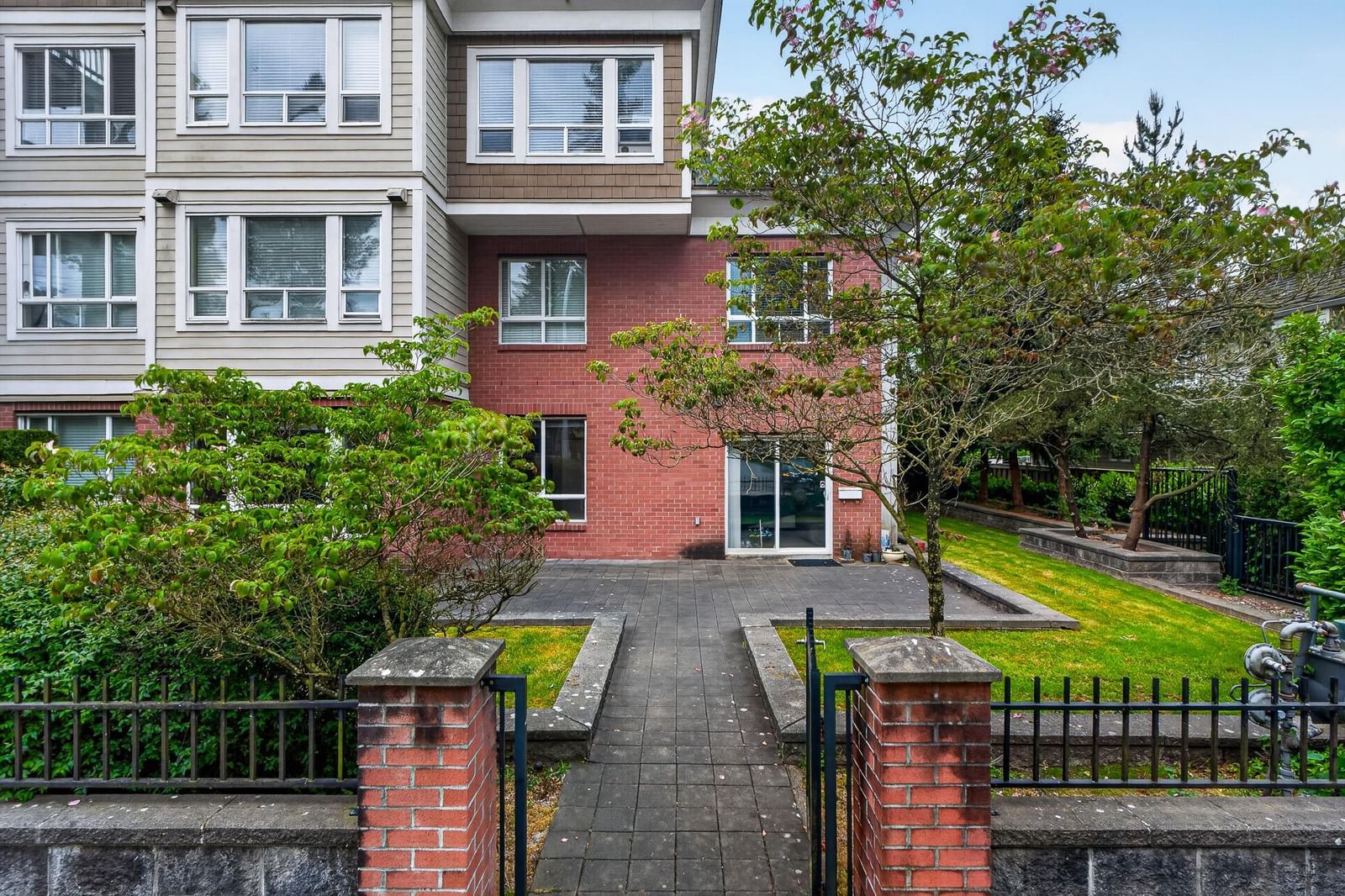 Listing Image 11