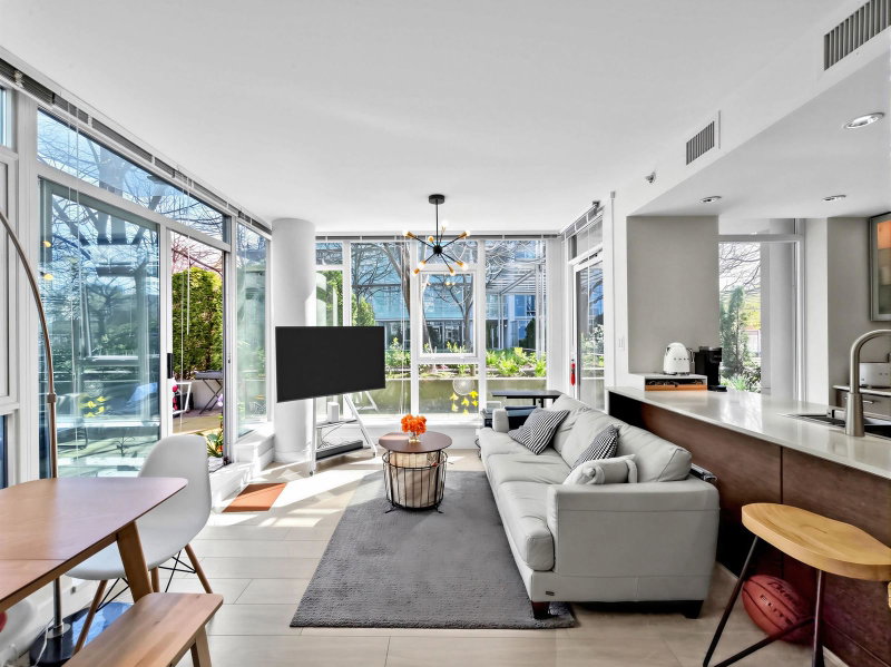 501 - 7371 Westminster Highway