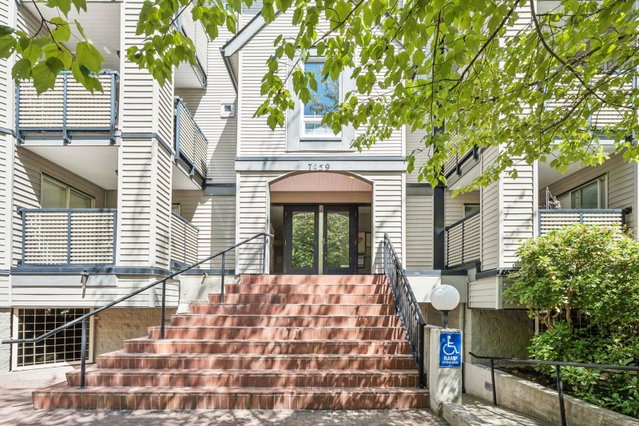 305 - 7459 Moffatt Road