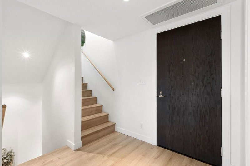 1500 Fern Street interior - Living area in 2BR/3BA Townhouse