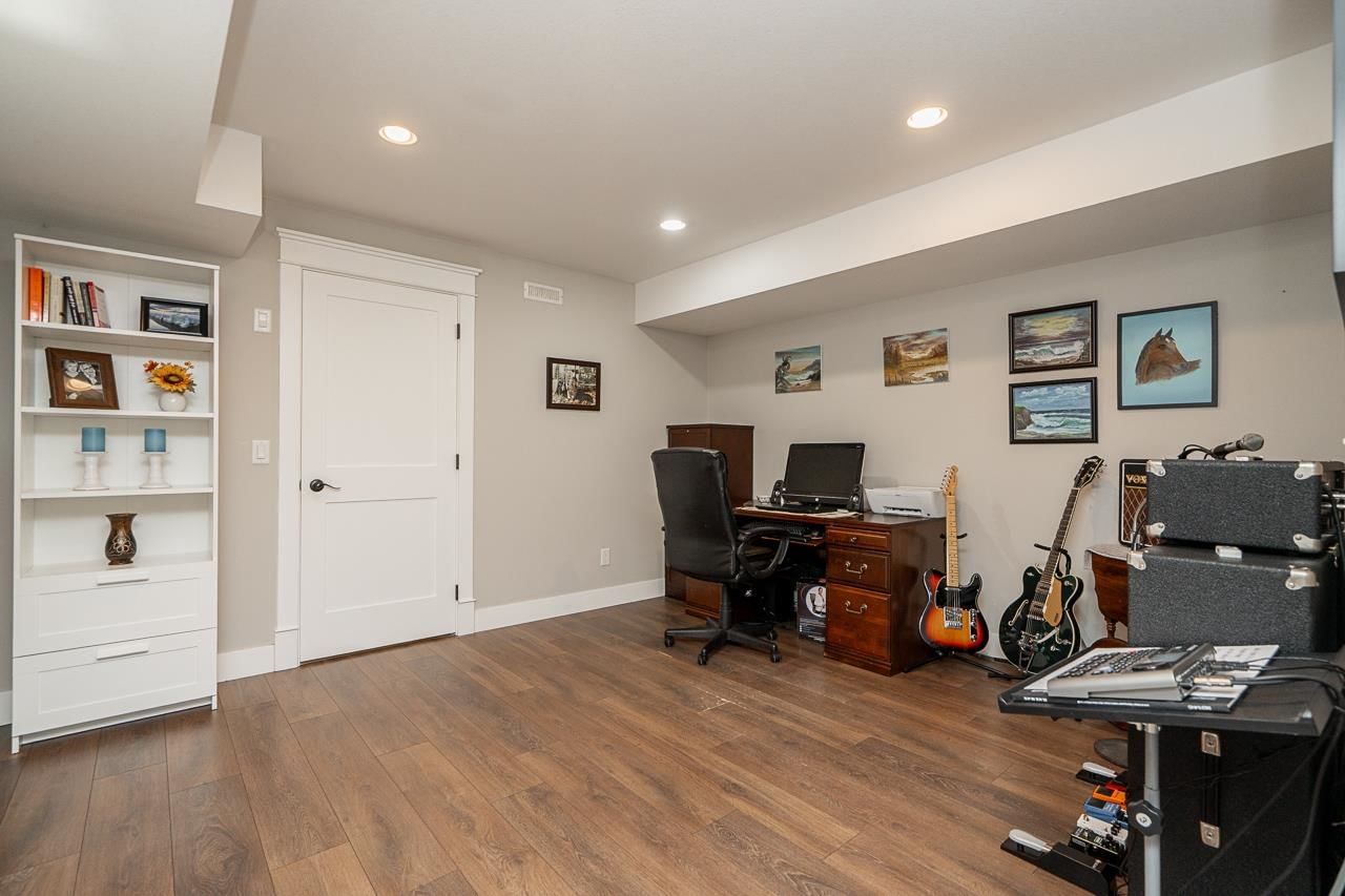 Listing Image 33