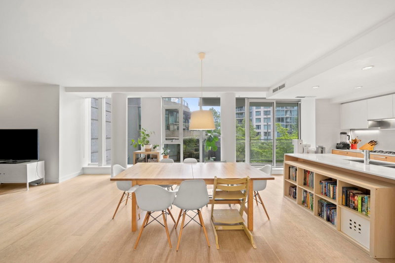 201 - 1409 Pender Street W