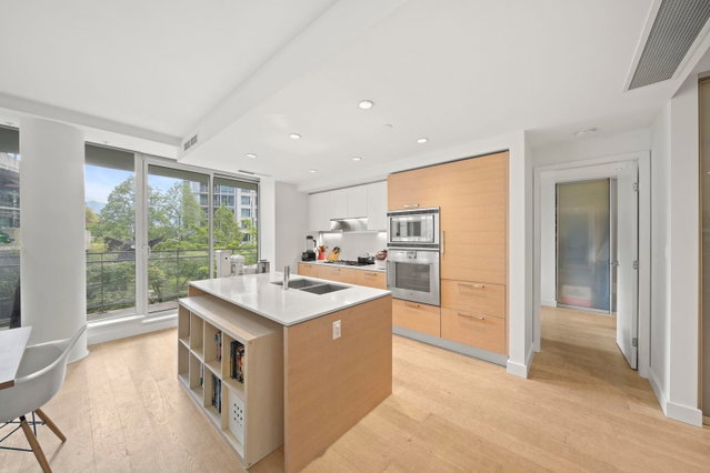 201 - 1409 Pender Street W