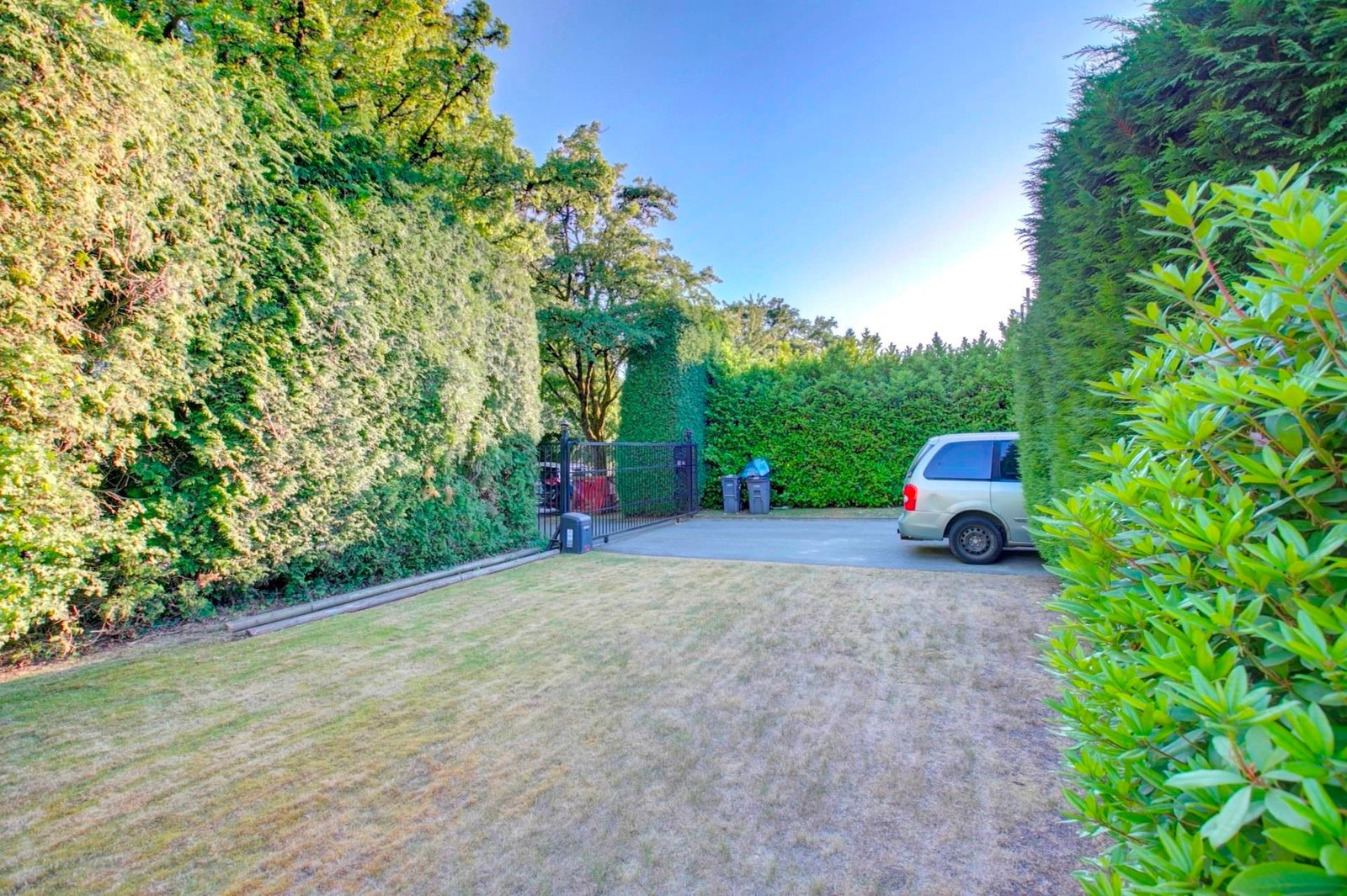 Listing Image 12