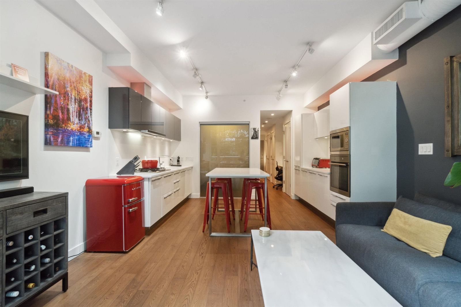 Listing Image 5