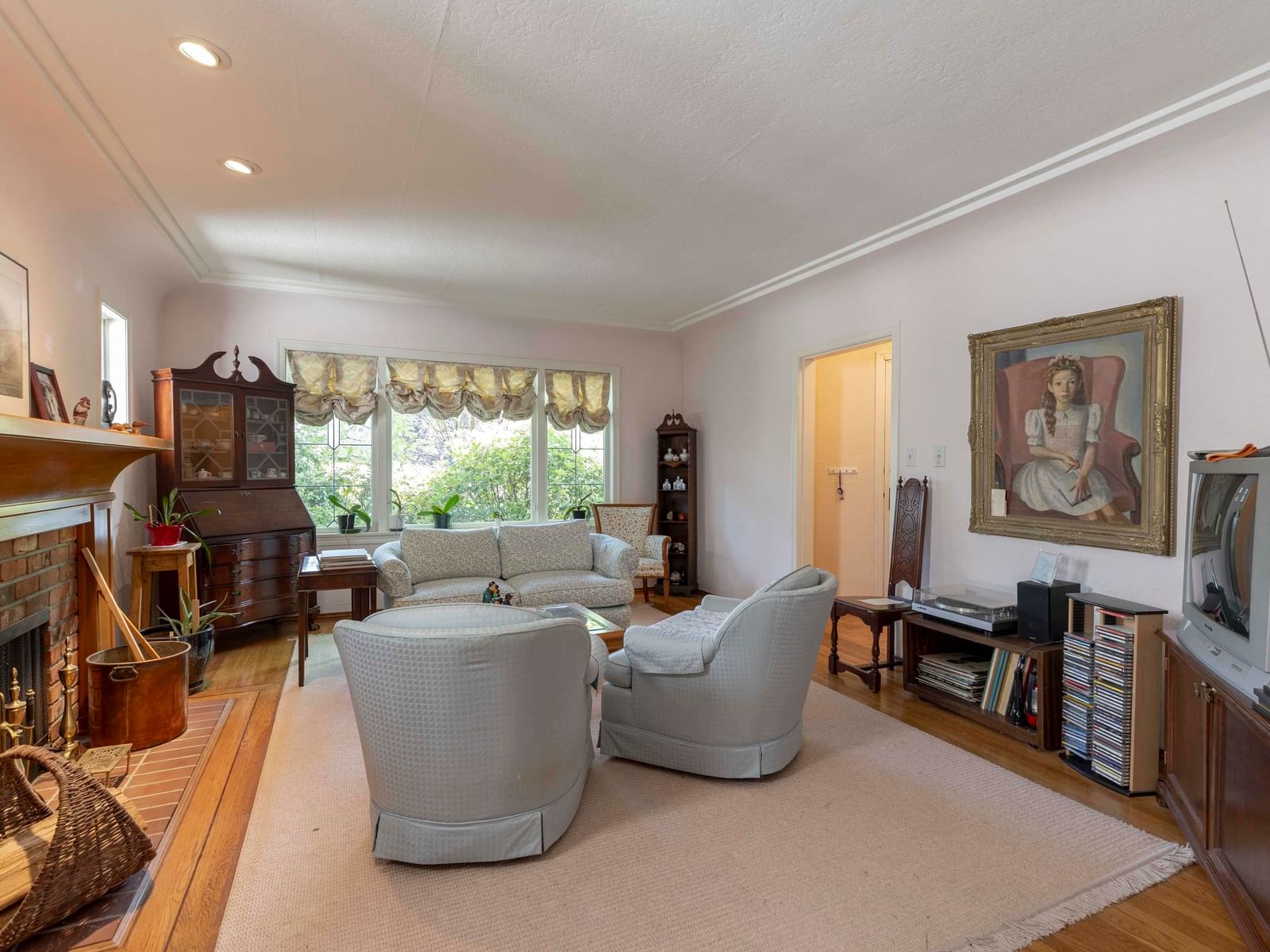 Listing Image 5