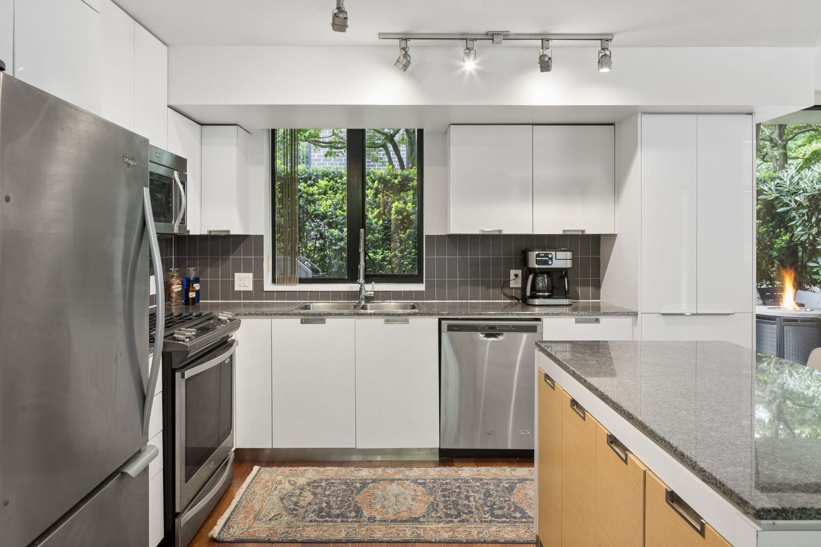 Listing Image 15