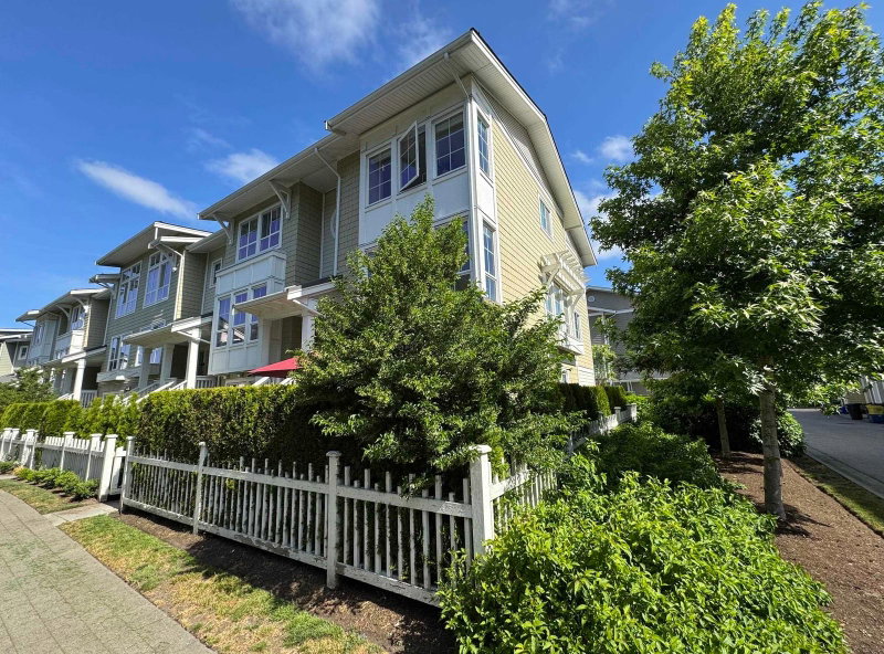 47 - 5551 Admiral Way