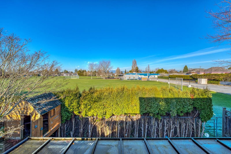 10690 Hollybank Drive