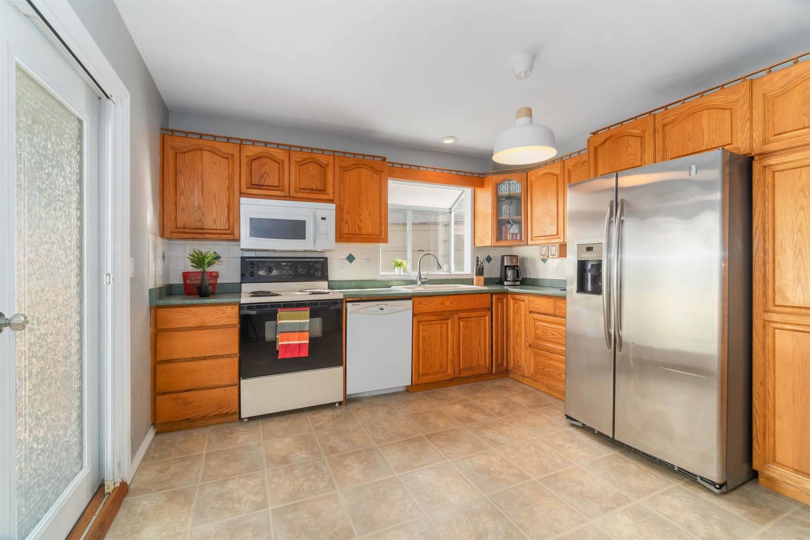 Listing Image 5