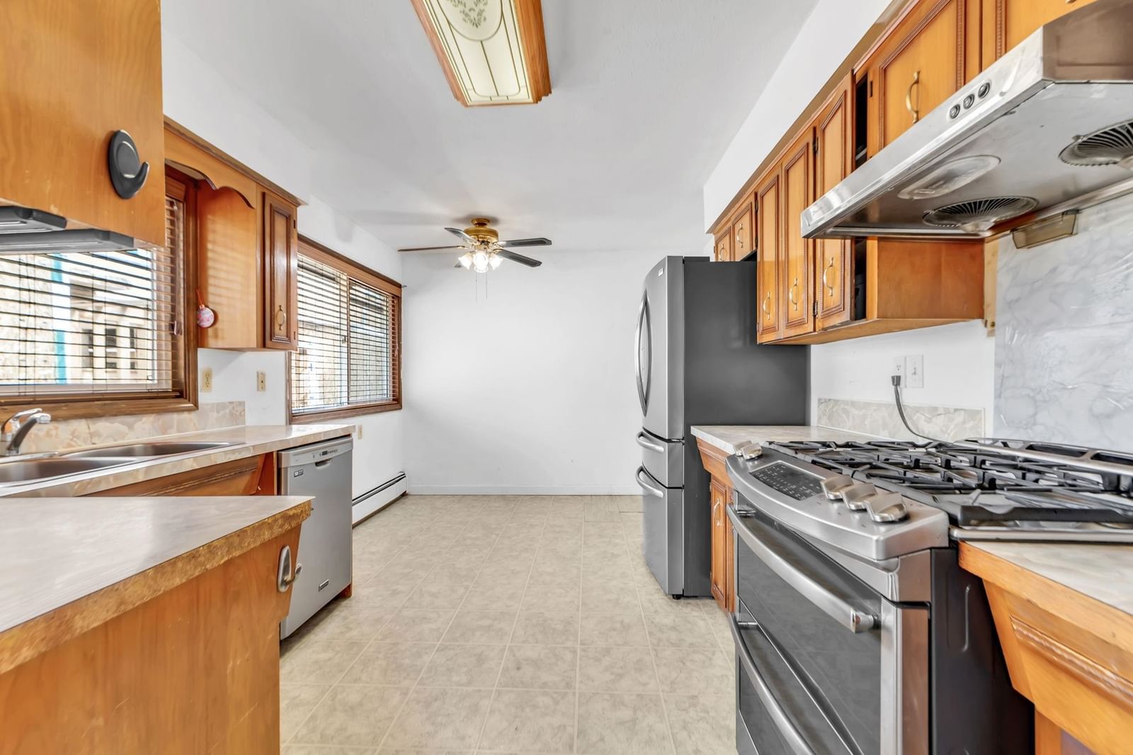 Listing Image 13